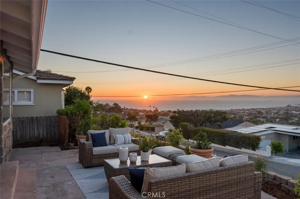 910 Calle Miramar Redondo Beach, CA 90277