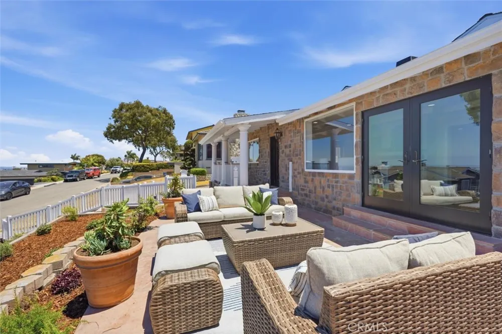 910 Calle Miramar Redondo Beach, CA 90277