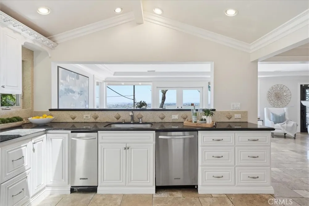 910 Calle Miramar Redondo Beach, CA 90277