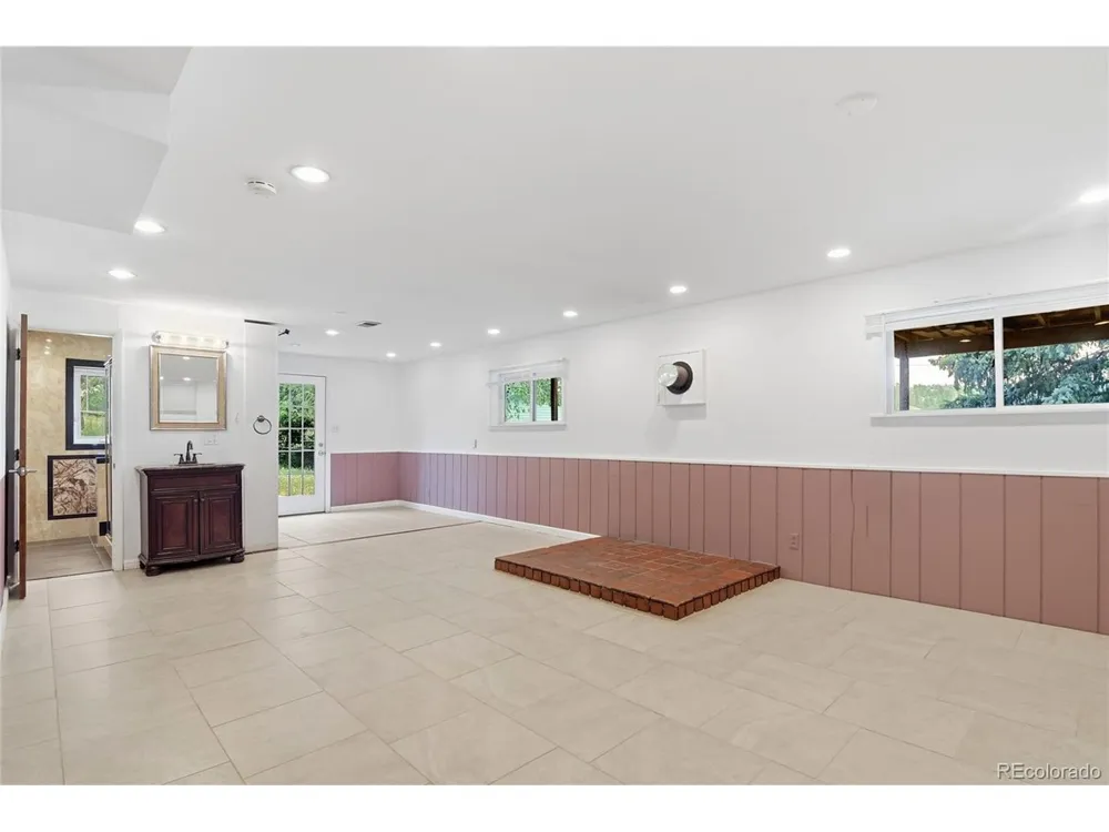26277 S End Road Kittredge, CO 80457