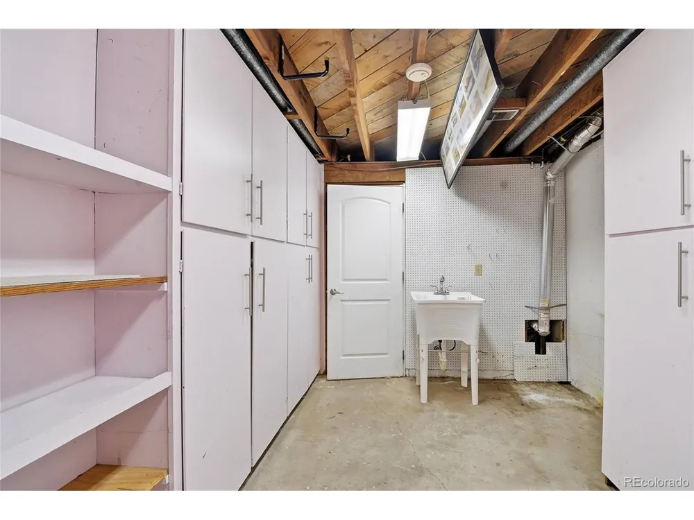 26277 S End Road Kittredge, CO 80457