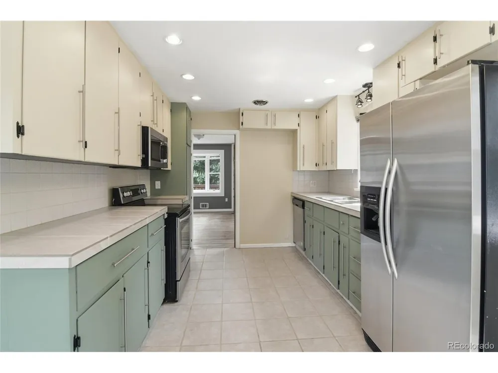 26277 S End Road Kittredge, CO 80457