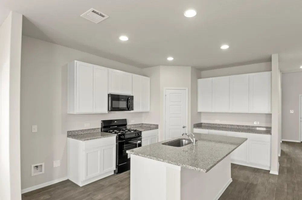 4418 Long Leaf Bend Boulevard Pinehurst, TX 77362