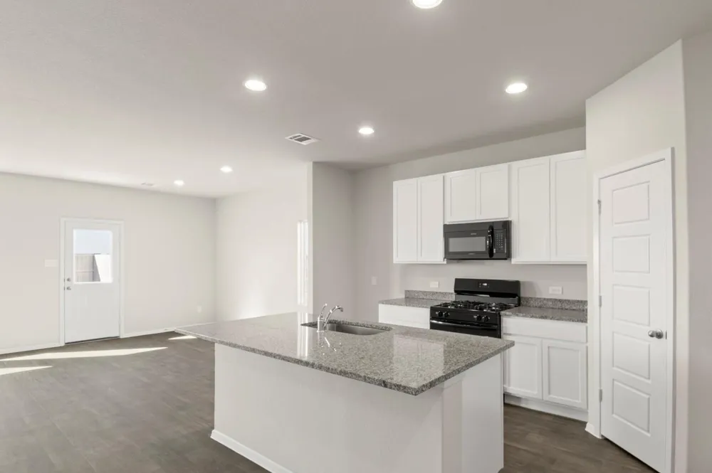 4418 Long Leaf Bend Boulevard Pinehurst, TX 77362