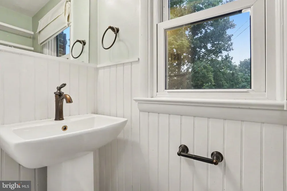 381 IRONSTONE RIDGE ROAD Lancaster, PA 17603
