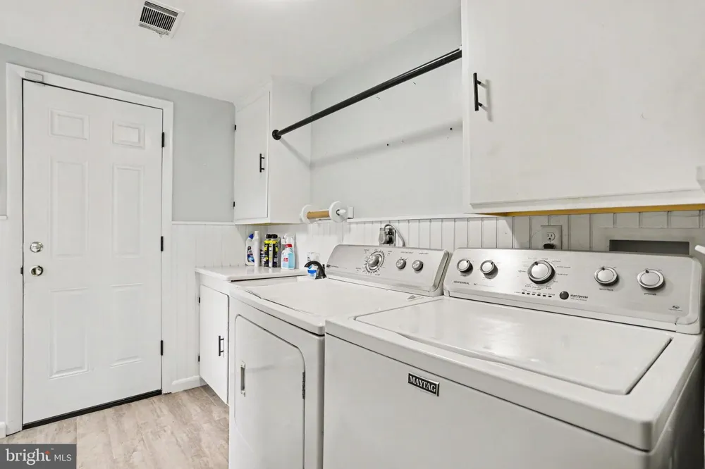 381 IRONSTONE RIDGE ROAD Lancaster, PA 17603
