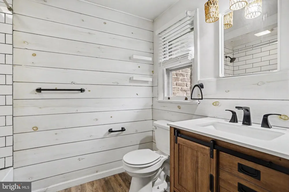 381 IRONSTONE RIDGE ROAD Lancaster, PA 17603