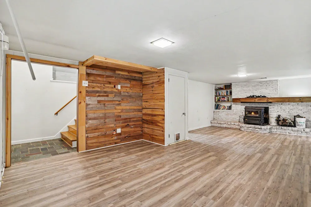 381 IRONSTONE RIDGE ROAD Lancaster, PA 17603