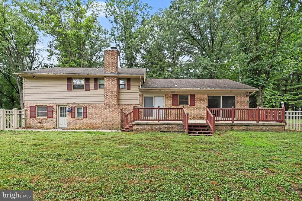 381 IRONSTONE RIDGE ROAD Lancaster, PA 17603