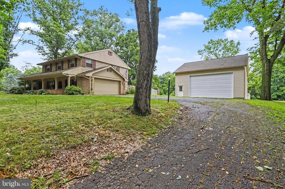 381 IRONSTONE RIDGE ROAD Lancaster, PA 17603