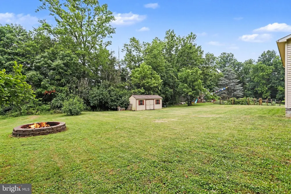 381 IRONSTONE RIDGE ROAD Lancaster, PA 17603