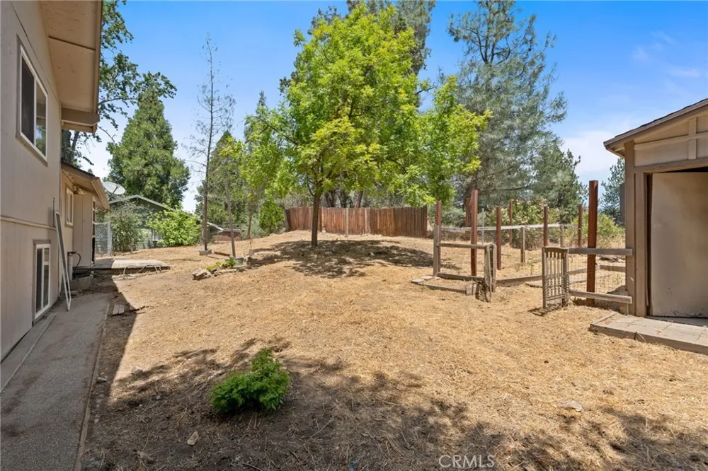 39749 Pine Ridge Road Oakhurst, CA 93644