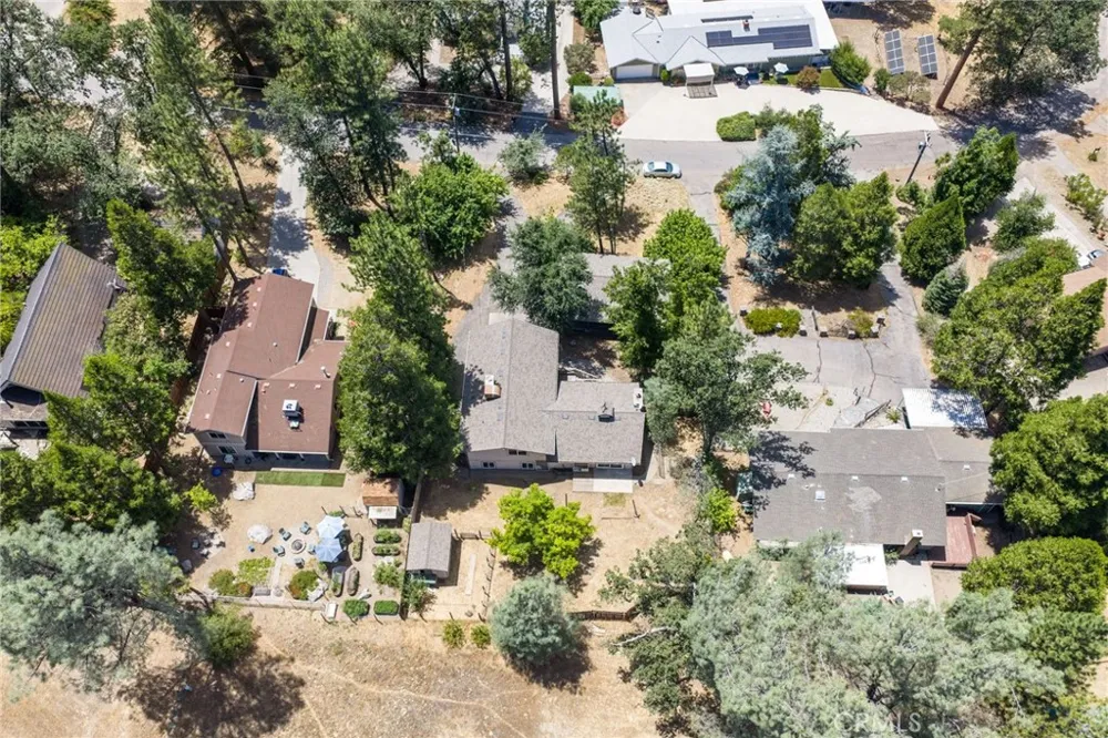 39749 Pine Ridge Road Oakhurst, CA 93644