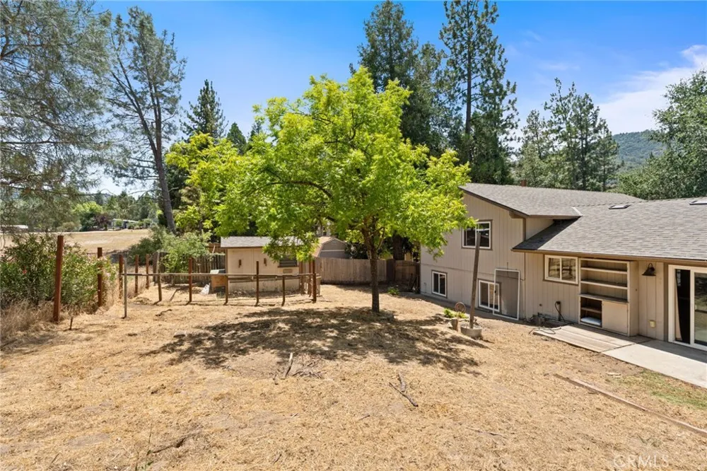 39749 Pine Ridge Road Oakhurst, CA 93644
