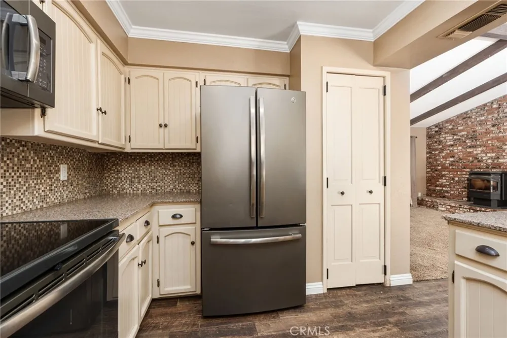 39749 Pine Ridge Road Oakhurst, CA 93644