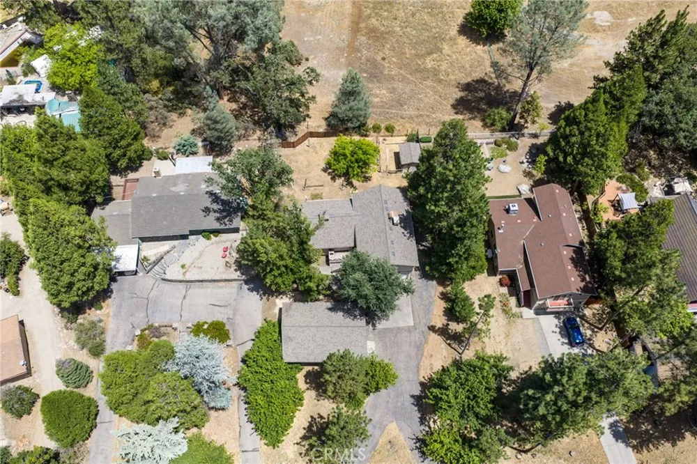 39749 Pine Ridge Road Oakhurst, CA 93644