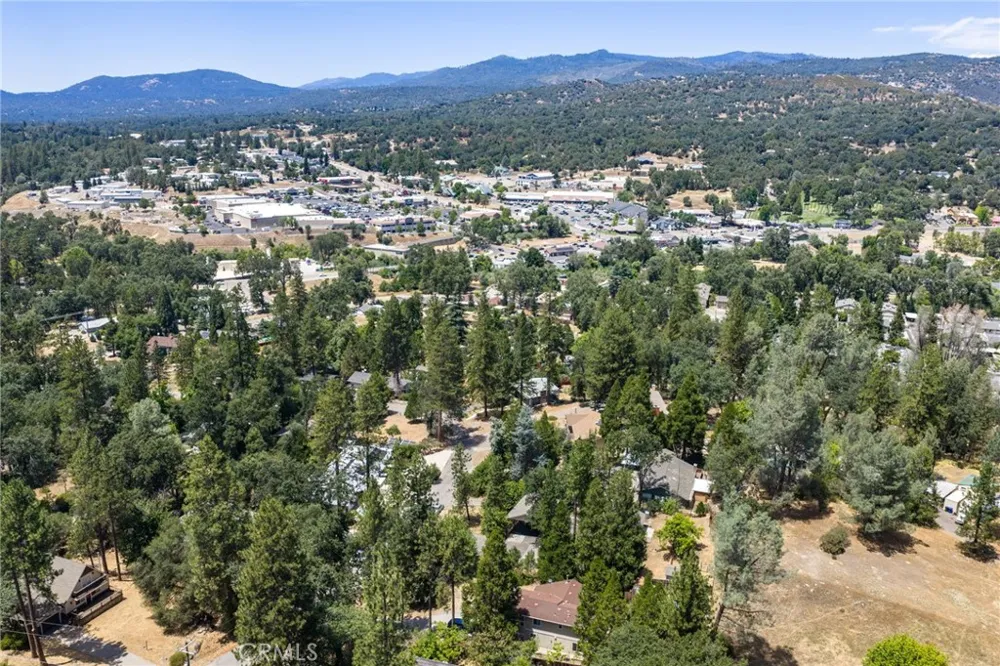 39749 Pine Ridge Road Oakhurst, CA 93644