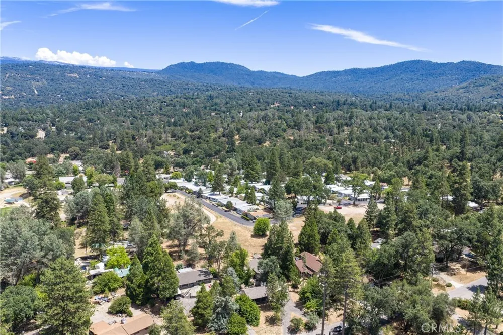39749 Pine Ridge Road Oakhurst, CA 93644