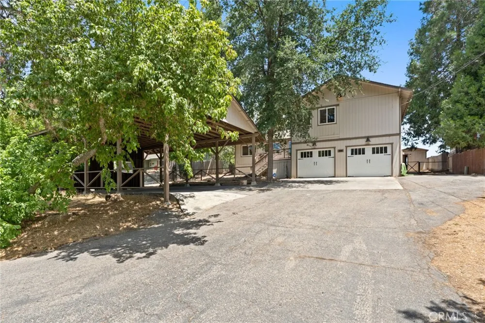 39749 Pine Ridge Road Oakhurst, CA 93644