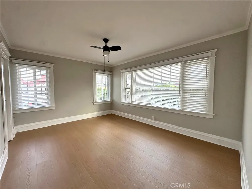 4656 Oakwood Ave Los Angeles, CA 90004