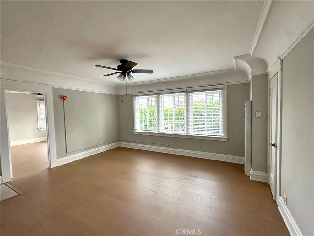 4656 Oakwood Ave Los Angeles, CA 90004