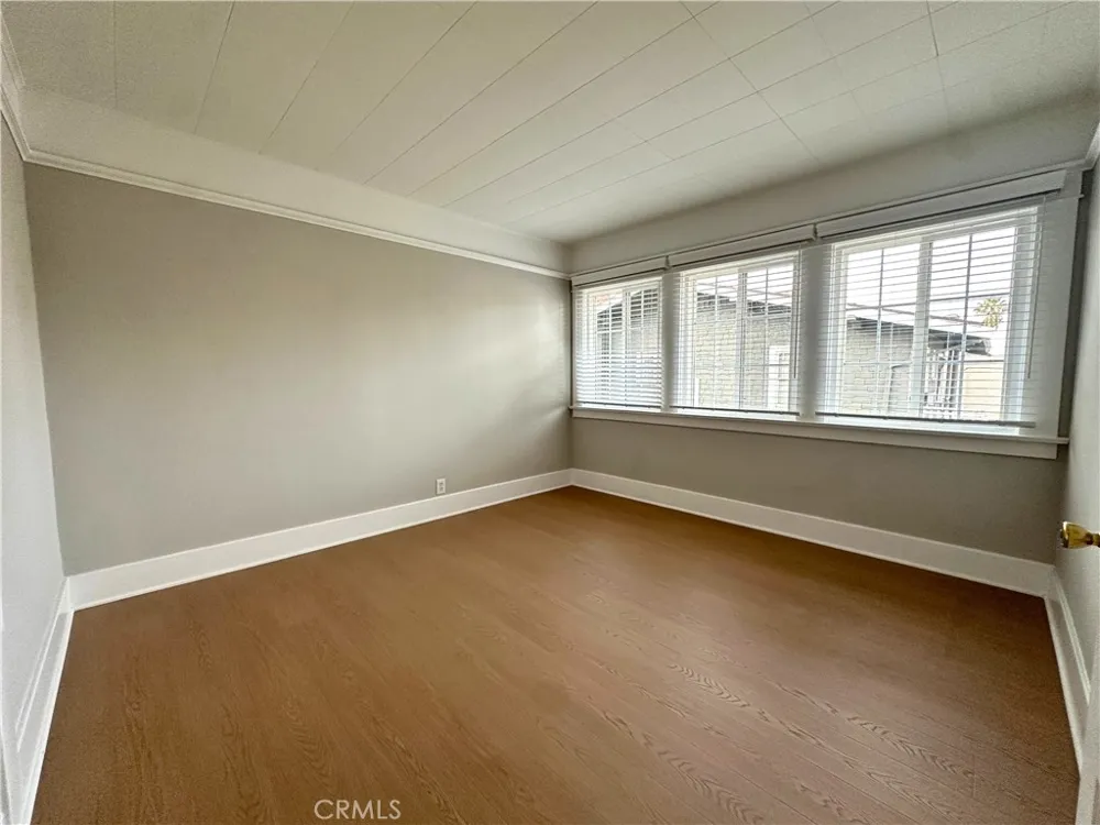 4656 Oakwood Ave Los Angeles, CA 90004