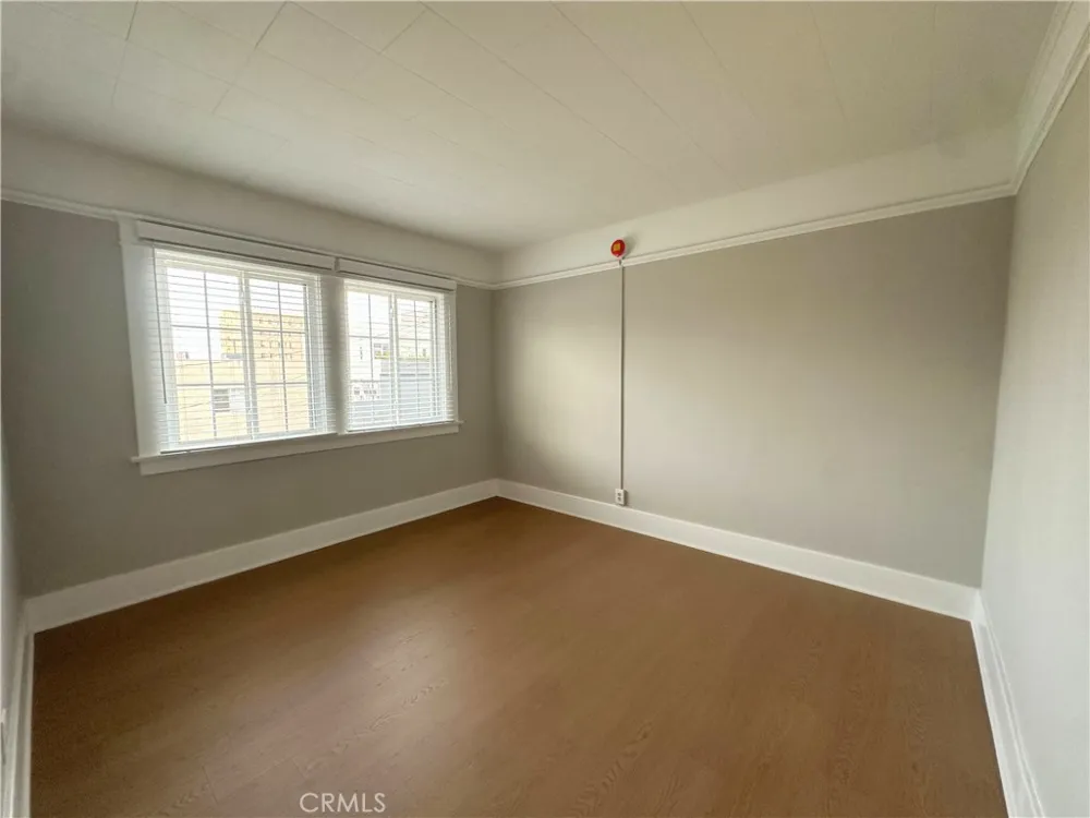 4656 Oakwood Ave Los Angeles, CA 90004