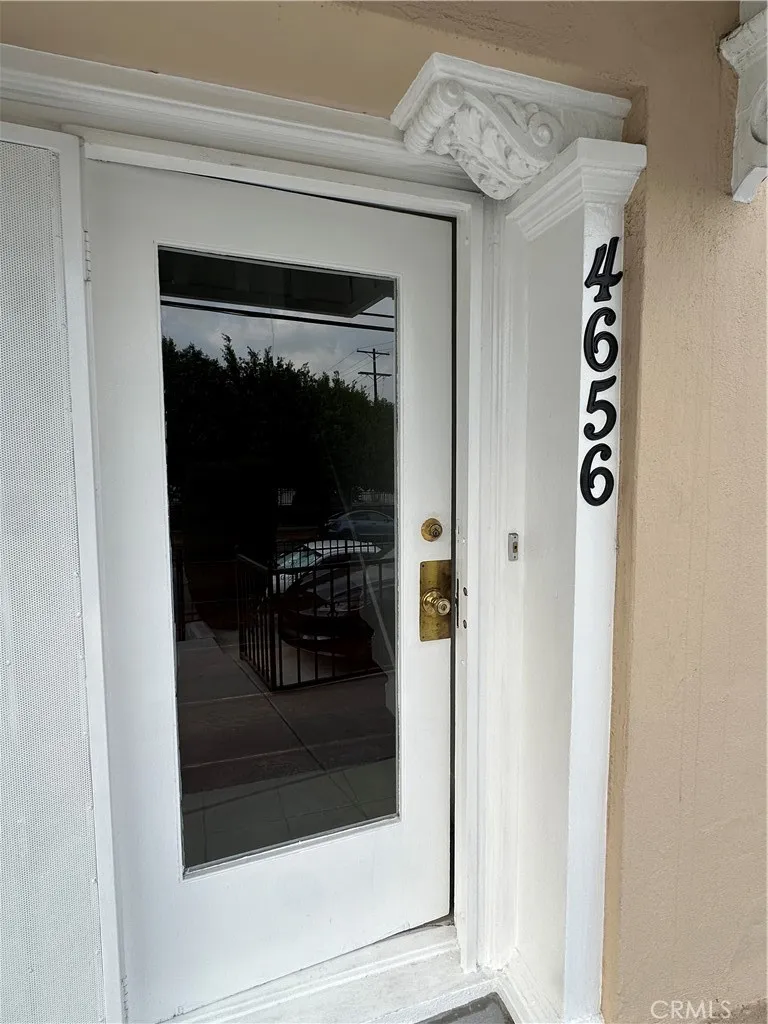4656 Oakwood Ave Los Angeles, CA 90004