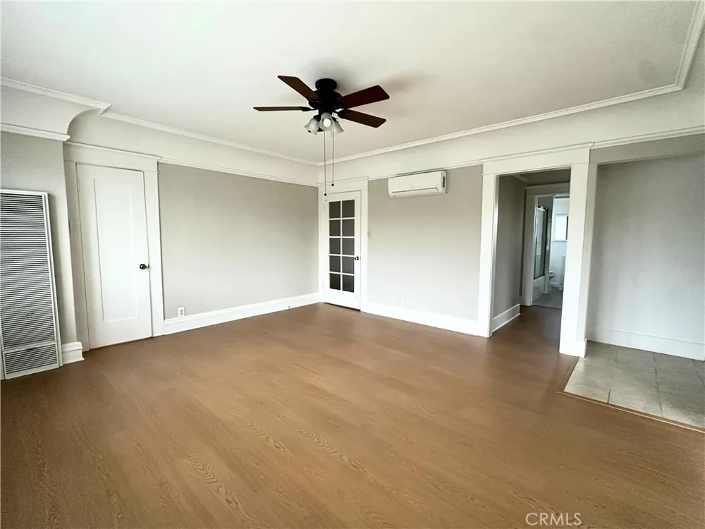 4656 Oakwood Ave Los Angeles, CA 90004