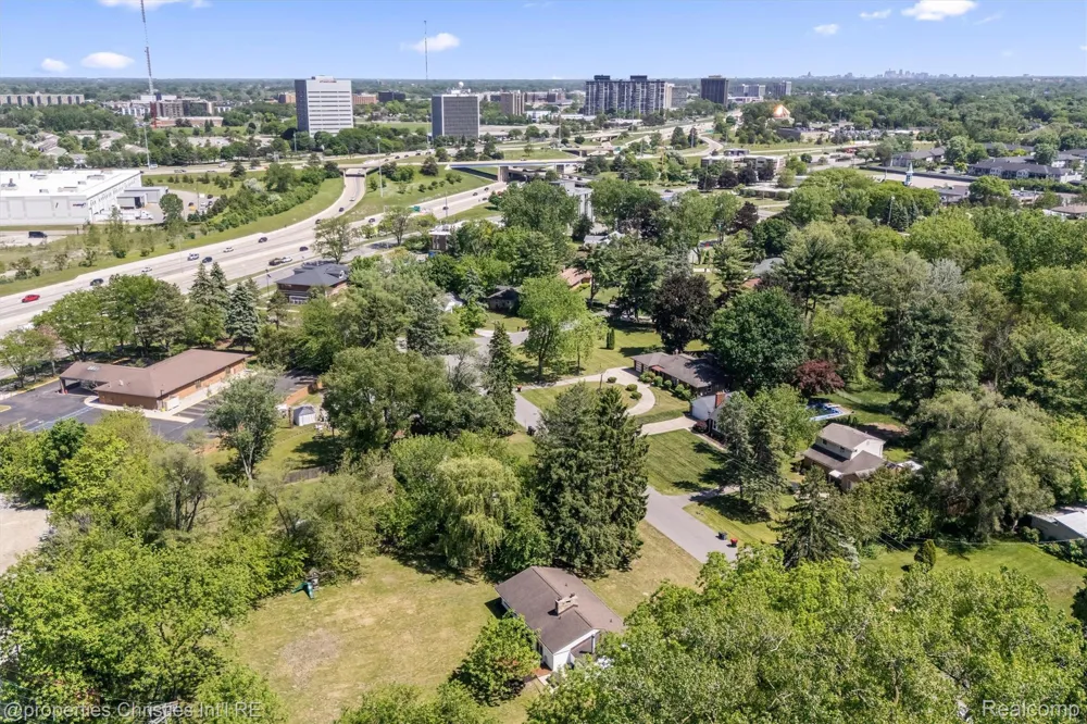 23456 Lee Baker Drive Southfield City, MI 48075