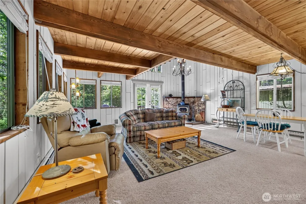 101 Cascade Drive Packwood, WA 98361