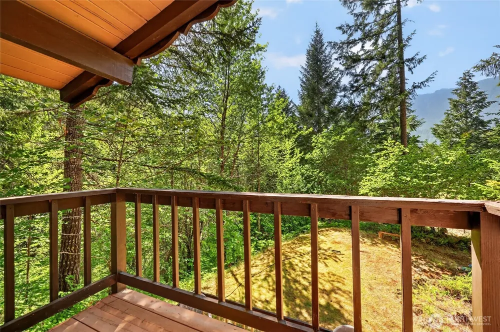 101 Cascade Drive Packwood, WA 98361