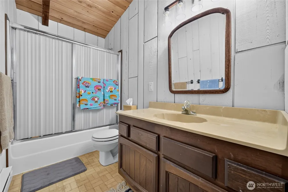 101 Cascade Drive Packwood, WA 98361