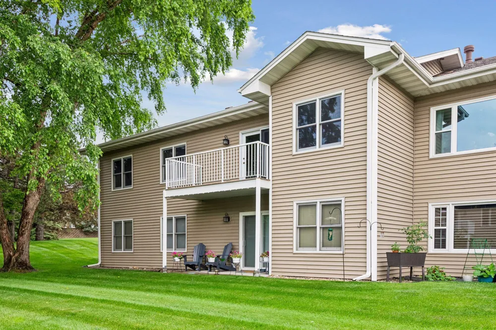 1799 1/2 County Road E E #30 White Bear Lake, MN 55110
