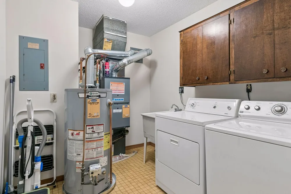 1799 1/2 County Road E E #30 White Bear Lake, MN 55110