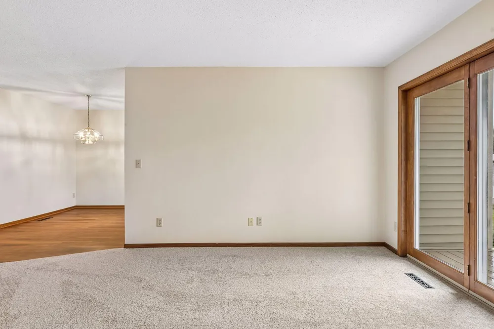1799 1/2 County Road E E #30 White Bear Lake, MN 55110