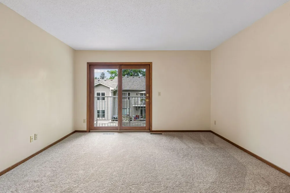 1799 1/2 County Road E E #30 White Bear Lake, MN 55110