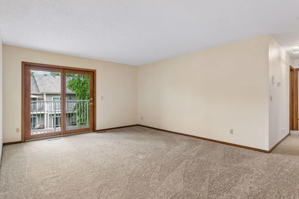 1799 1/2 County Road E E #30 White Bear Lake, MN 55110