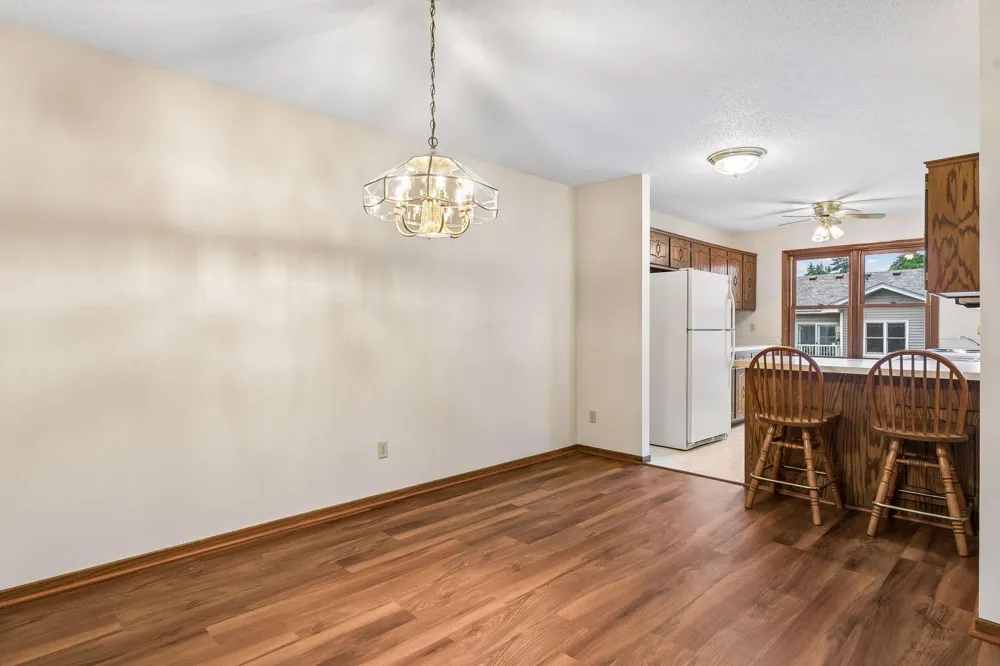 1799 1/2 County Road E E #30 White Bear Lake, MN 55110