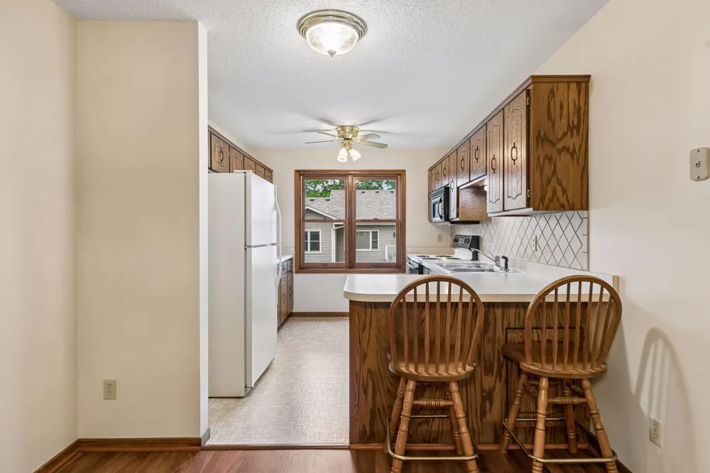 1799 1/2 County Road E E #30 White Bear Lake, MN 55110