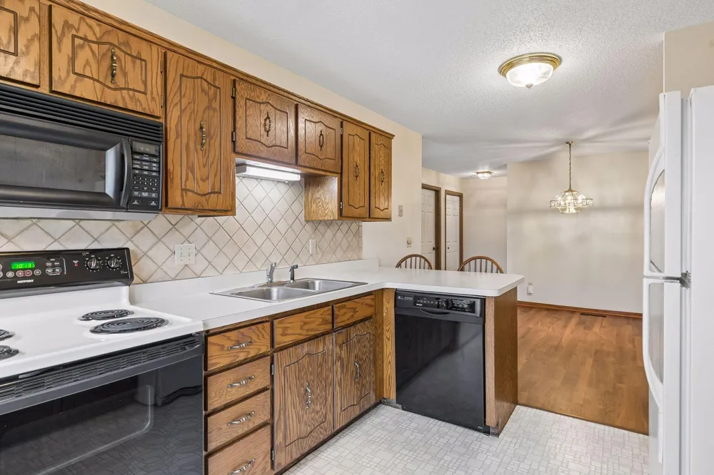 1799 1/2 County Road E E #30 White Bear Lake, MN 55110