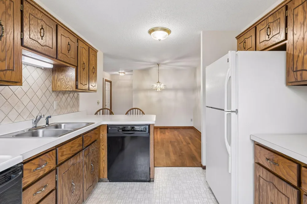 1799 1/2 County Road E E #30 White Bear Lake, MN 55110
