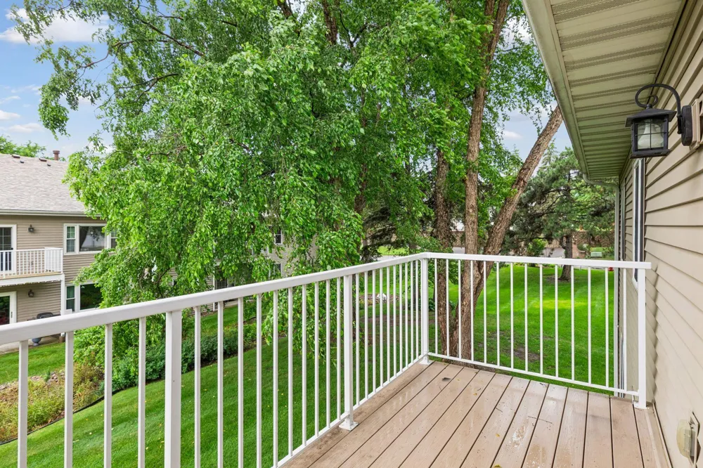 1799 1/2 County Road E E #30 White Bear Lake, MN 55110