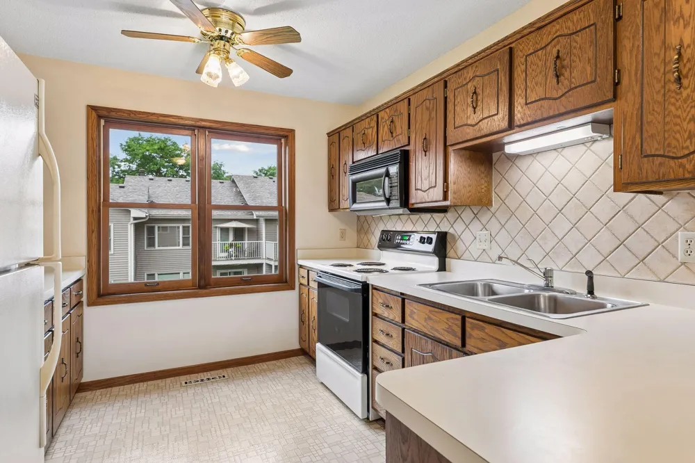 1799 1/2 County Road E E #30 White Bear Lake, MN 55110