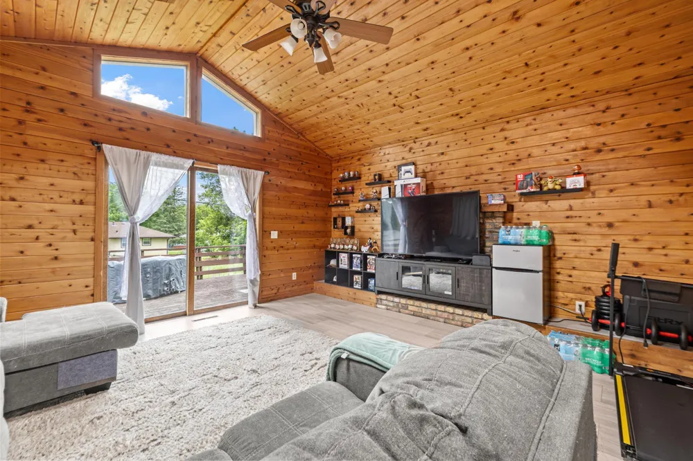 4246 Royce Street NE Columbia Heights, MN 55421