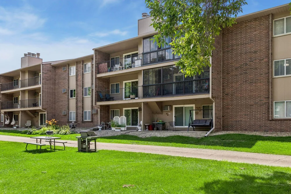 3850 Plymouth Boulevard #205 Plymouth, MN 55446