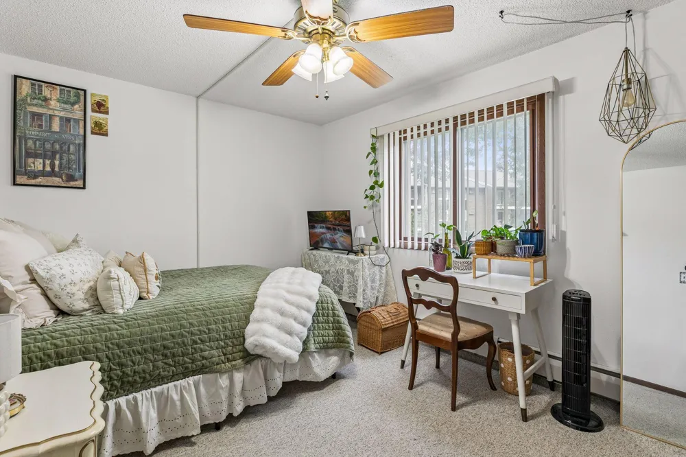 3850 Plymouth Boulevard #205 Plymouth, MN 55446