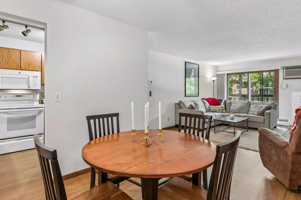 3850 Plymouth Boulevard #205 Plymouth, MN 55446