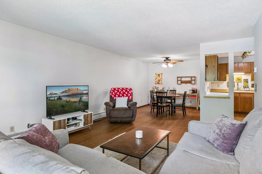 3850 Plymouth Boulevard #205 Plymouth, MN 55446
