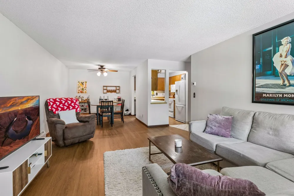 3850 Plymouth Boulevard #205 Plymouth, MN 55446